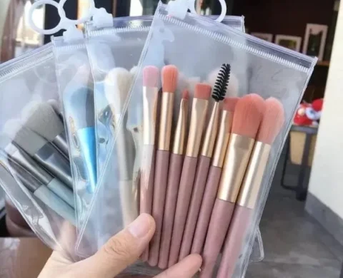8pcs Portable Travel Soft Makeup Brush Set Random Colors